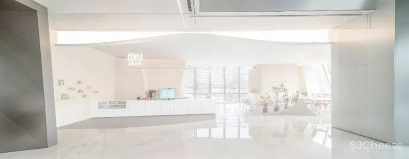 不相信地域主义的建筑师,竟在深圳创造出160㎡的“地域主义”「未来商店」?