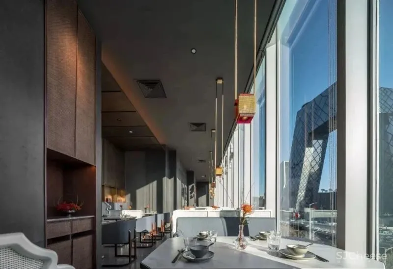 取其色彩变换之妙,麻六记国贸首店