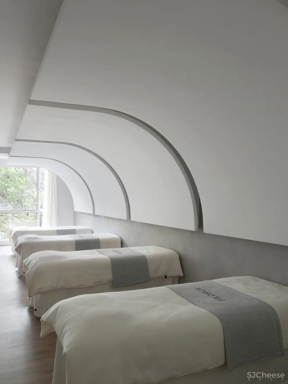 PADSTUDIO质感建筑设计 | 城市山丘-B&M美颜社