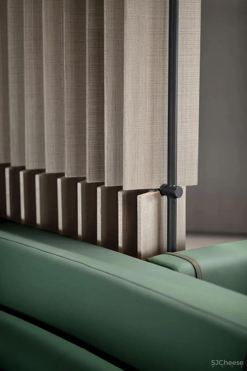 关联以空间的「解构性」和「抽象性」 构序「超现实的界面」