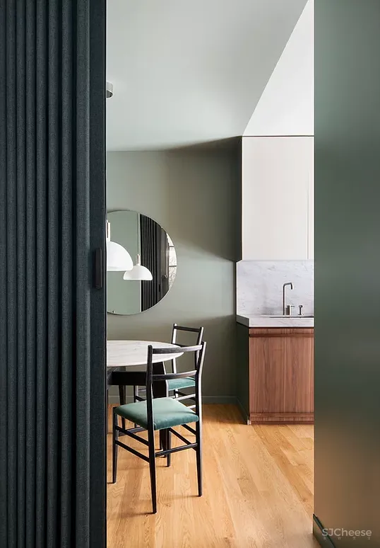 兼具雅致与活力,这座130平米的双层住宅诠释了屋主的生活态度