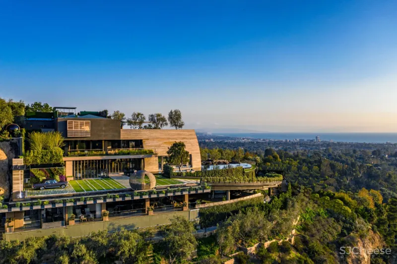 1800㎡ 的别墅 ,月租金248万,主卧天窗全打开,再次刷新豪宅认知!