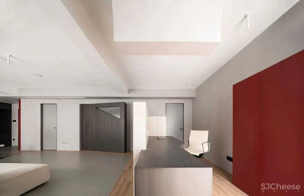 自由平面与流动空间 DNA