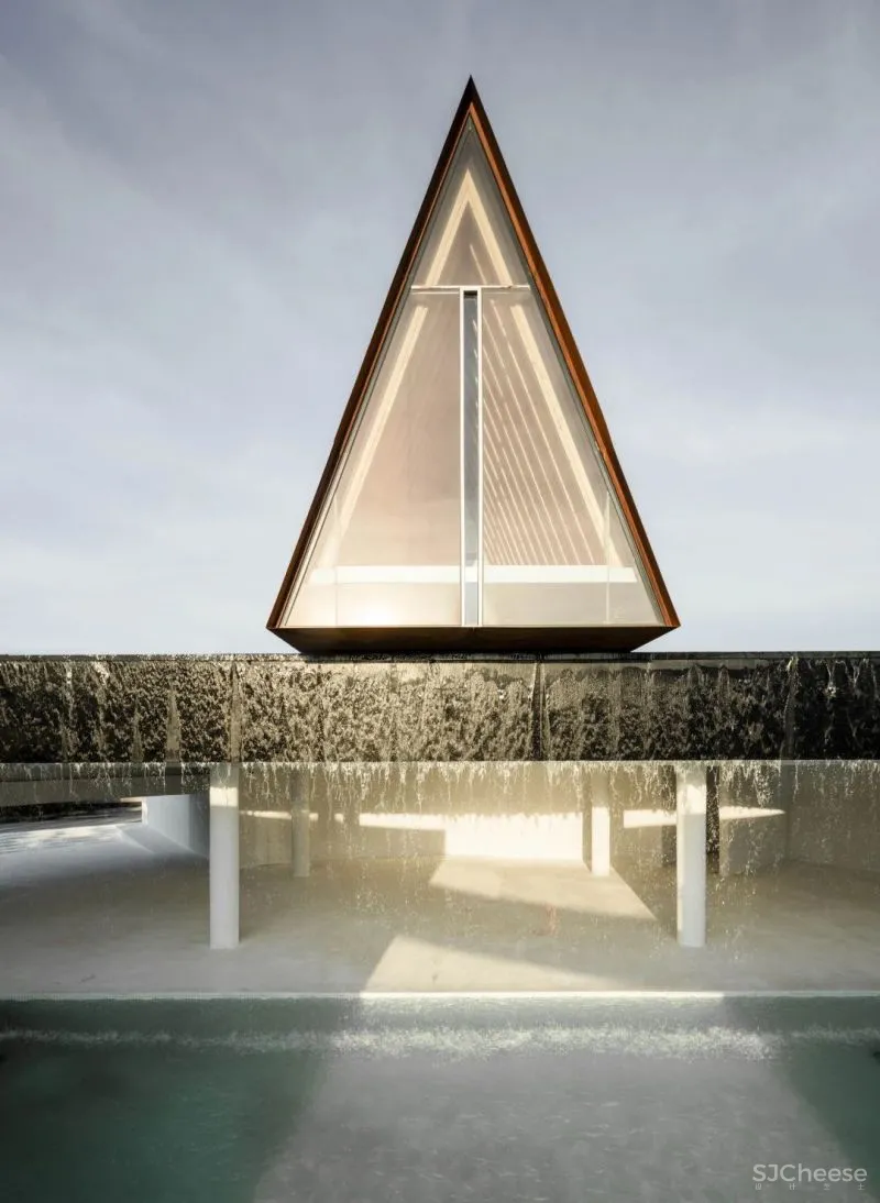 海天之间,刹那即永恒——三亚保利浅海时光里追光礼堂 联创设计