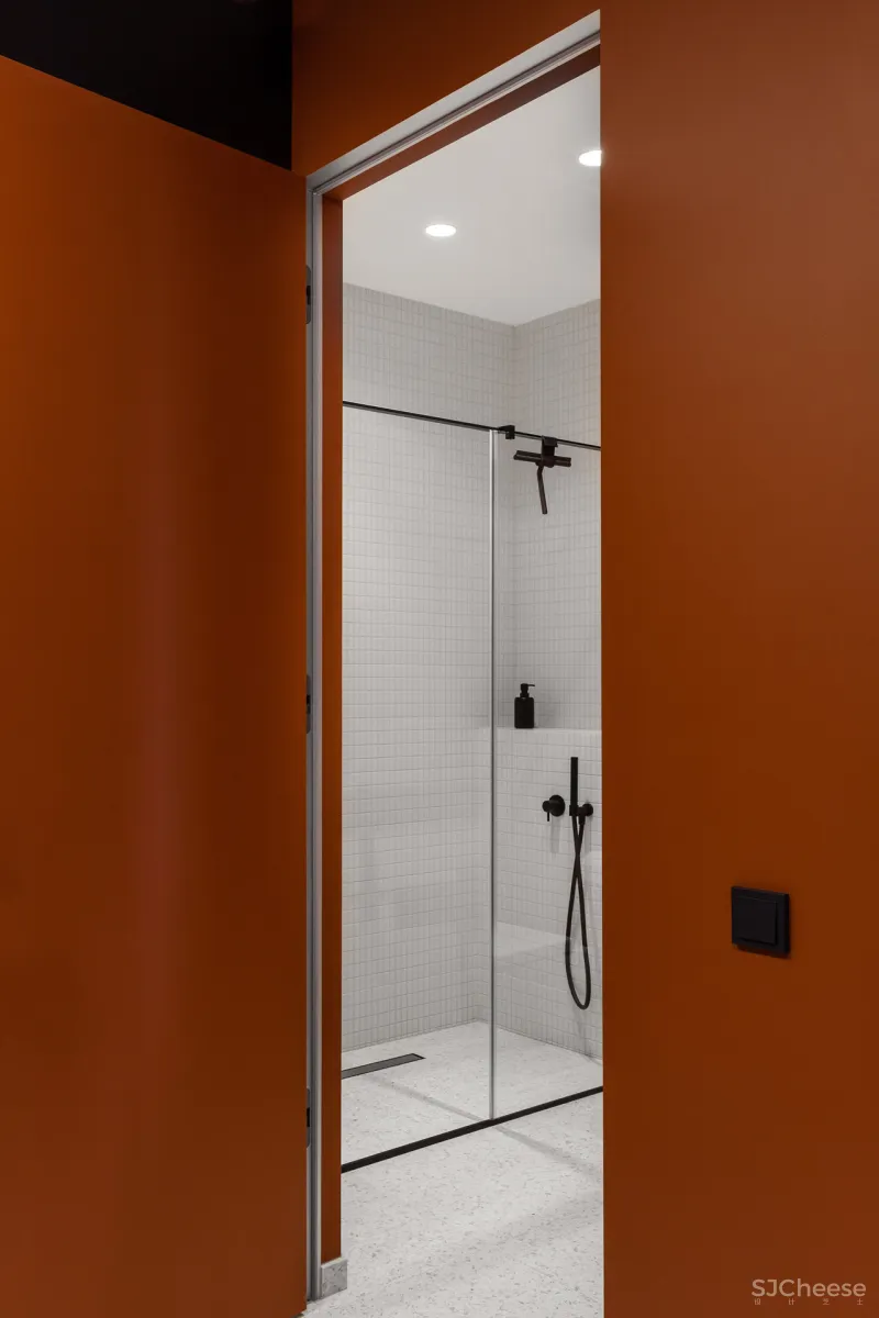 100㎡ 两室一厅，黑色墙面这样使用一点都不沉闷