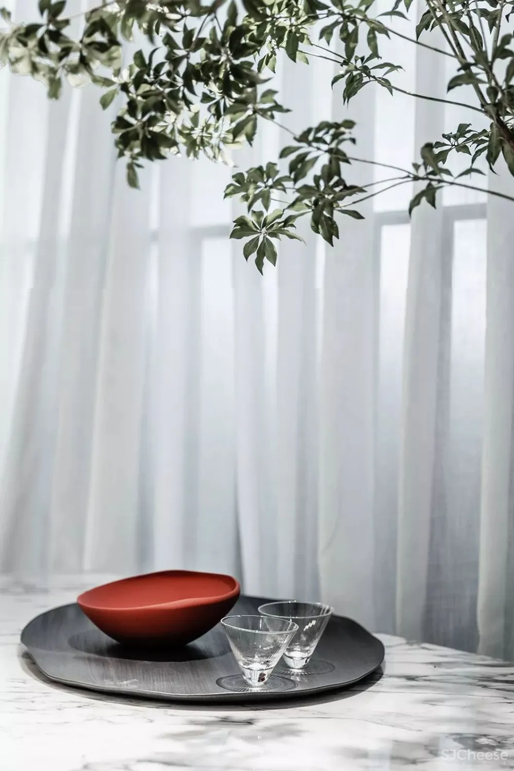 高级灰+中国红,当代东方美学的完美演绎