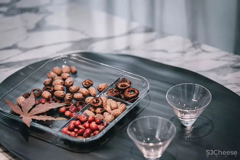 高级灰+中国红,当代东方美学的完美演绎