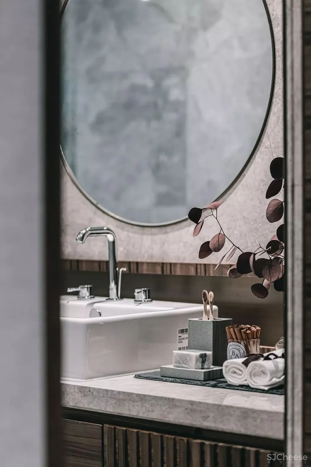 高级灰+中国红,当代东方美学的完美演绎