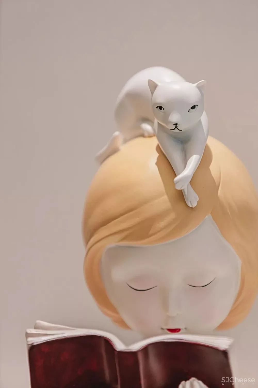 高级灰+中国红,当代东方美学的完美演绎