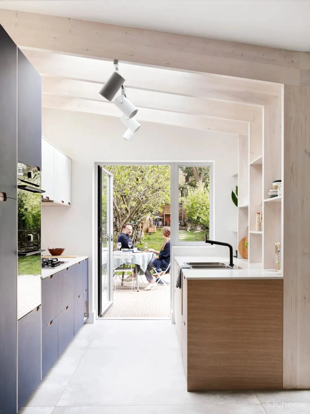 Amos Goldreich Architecture新作丨爆改英国伦敦的最小住宅Framework House