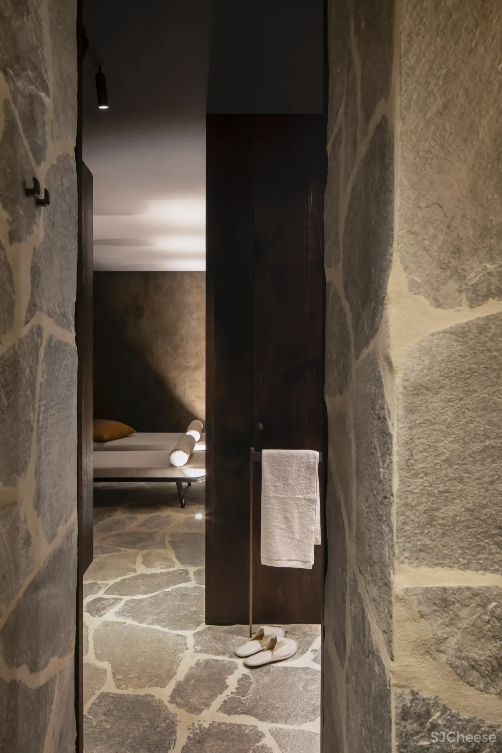 ANDY KERSTENS新作丨比利时MUD RESIDENCE宾馆