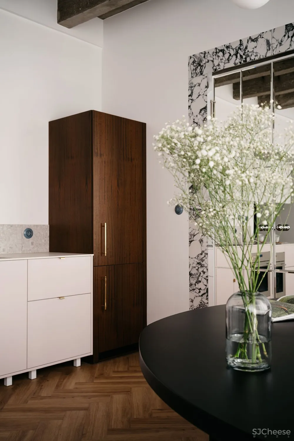 FURORA Studio 新作丨 以复古风格改造克拉科夫公寓