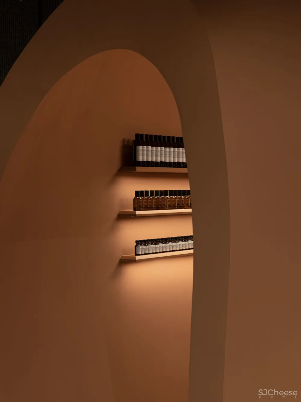 从香味波探索非常规香水背后的故事丨 Sensorium 与 Snøhetta 合作设计