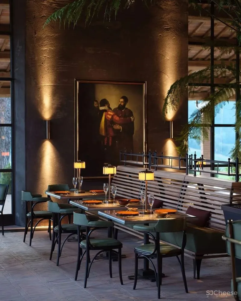 永 恒 的 静 修 一千多年历史的意大利城堡庄园酒店揭幕!