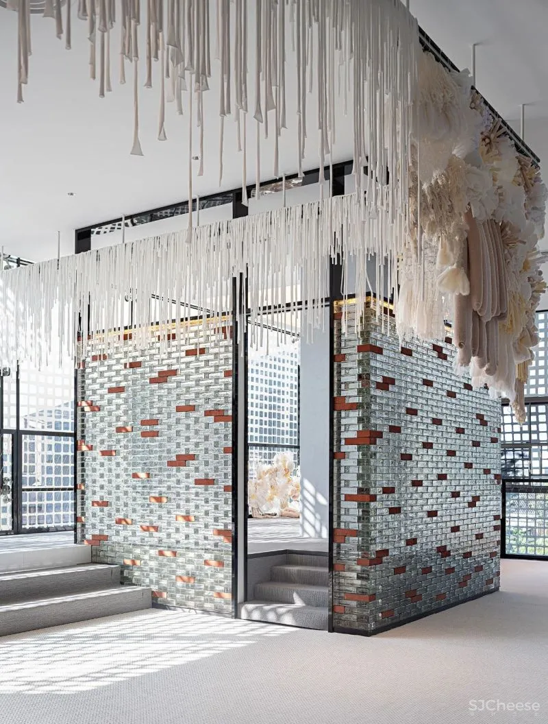 MEIYI 英皇儿童艺术学院 随时序流动的空间画布