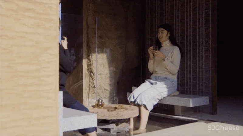 河南夫妻分居20年,改造出极致婚房:住窑洞、泡温泉