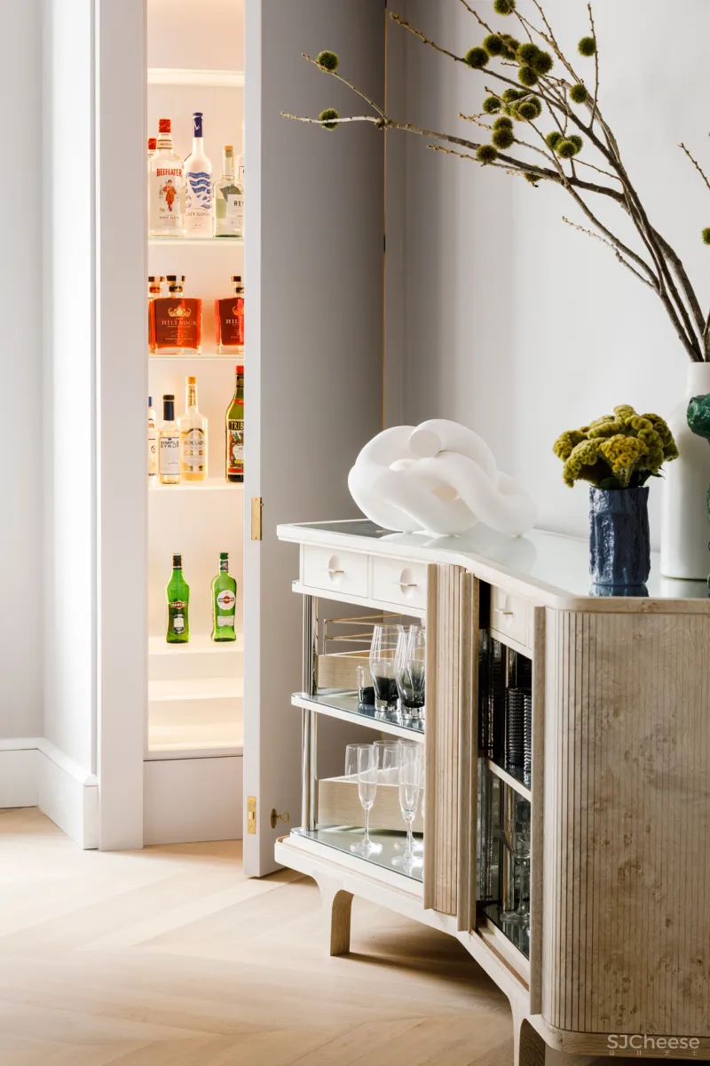 370㎡ 四居室公寓翻新,入户玄关美成了艺廊,这才是奢居典范