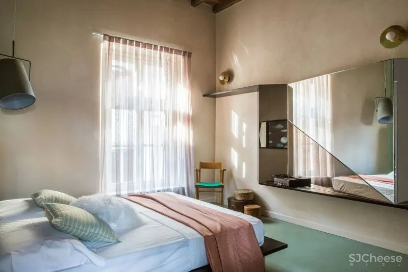 充满蓝调的公寓,用色太前卫了!