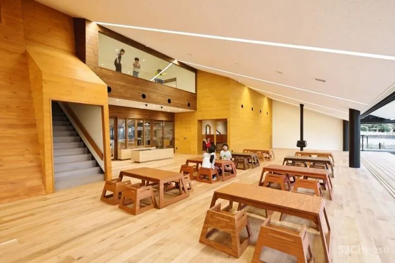 2021年首个火爆朋友圈的日本幼儿园,有钱人家的孩子无法想象的快乐!