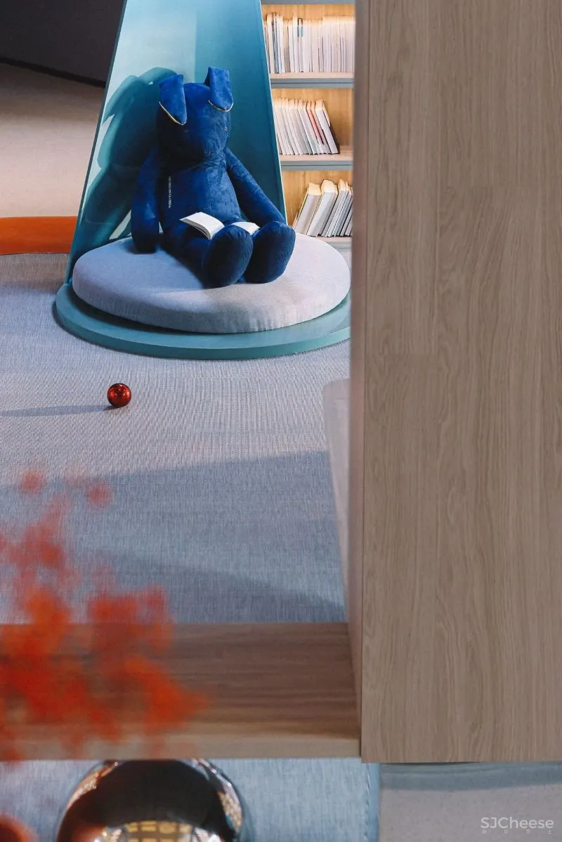 源于安徒生的设计灵感,钢筋水泥下的童话书屋 宇合光年