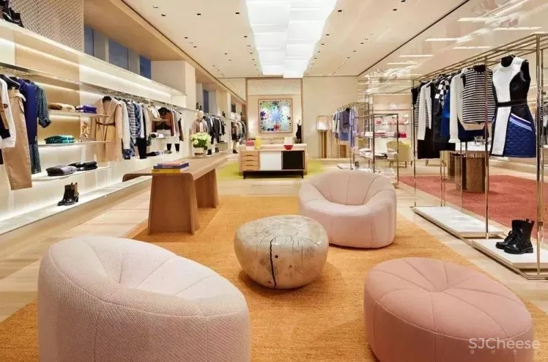 Louis Vuitton日本旗舰店新开幕,全定制艺术介入 X 顶奢大品牌