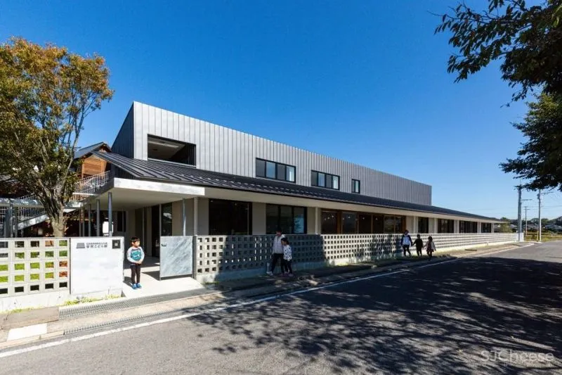 2021年首个火爆朋友圈的日本幼儿园,有钱人家的孩子无法想象的快乐!