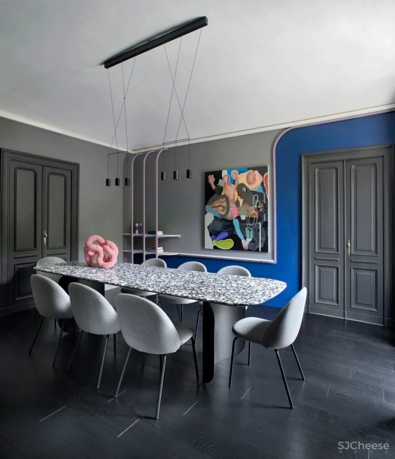 充满蓝调的公寓,用色太前卫了!
