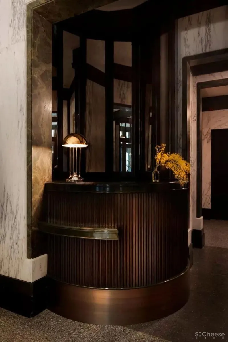 见过复古风的豪宅吗?不得不说,这设计太高级了!