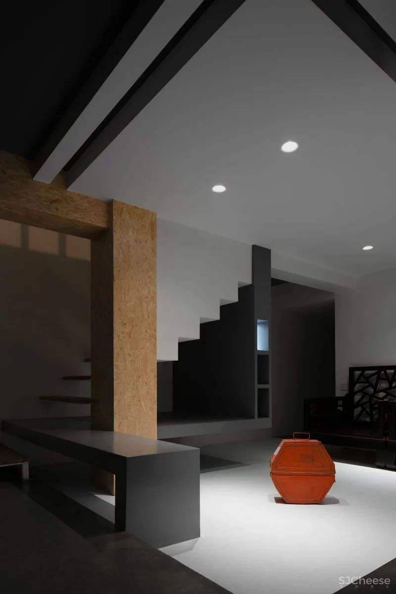 重庆鬼才设计师,教科书级别改造,地窖变身阳光房