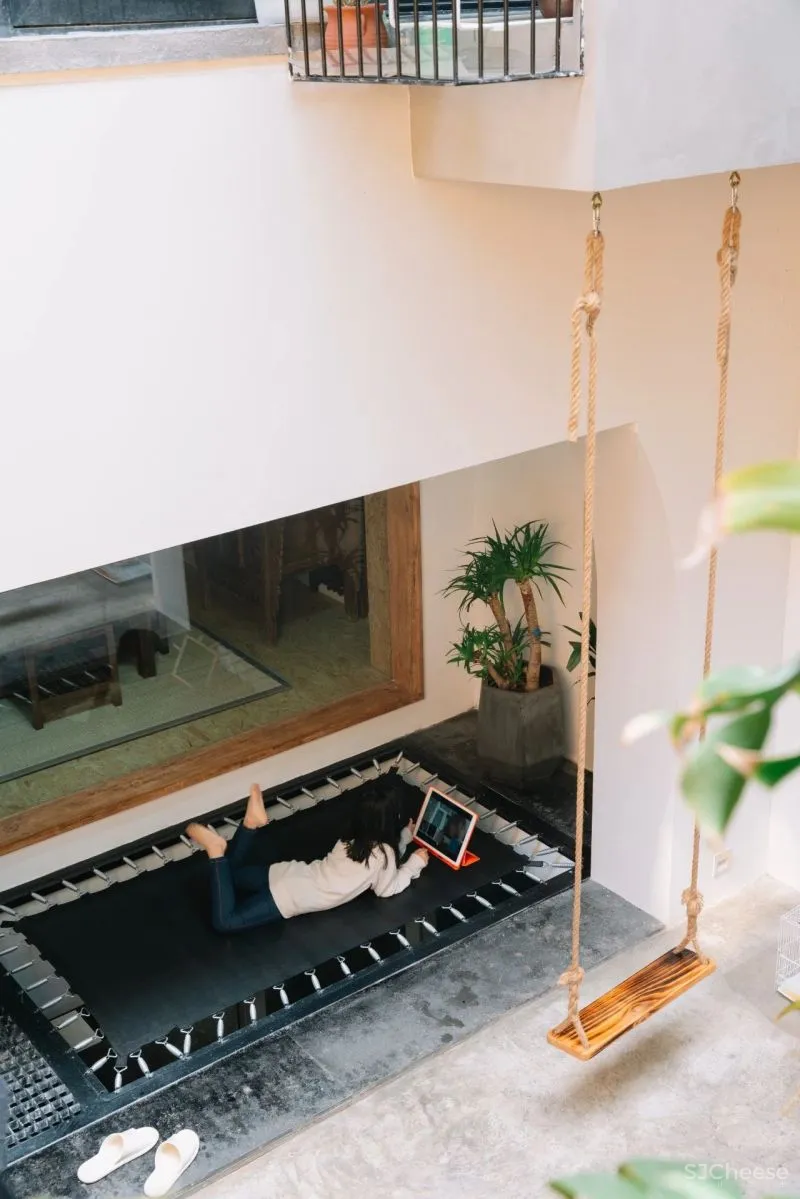 重庆鬼才设计师,教科书级别改造,地窖变身阳光房