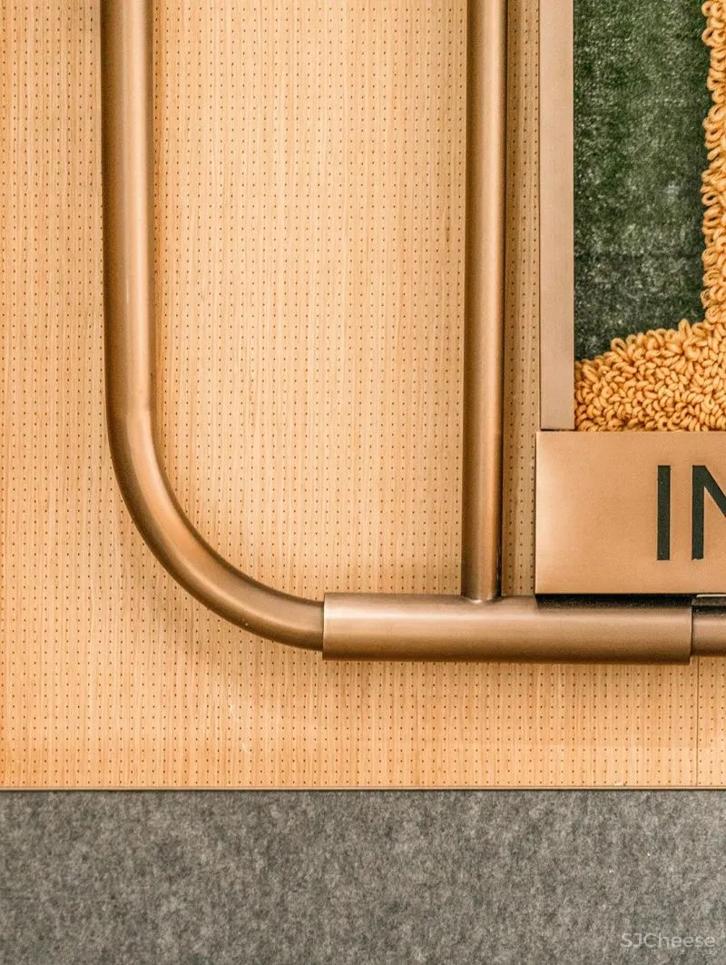 UND 深圳喜茶宠物友好主题店,萌宠社交,趣味十足