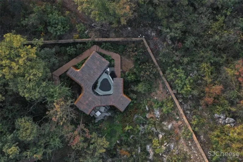 新作 四个隐于山林的温泉小屋