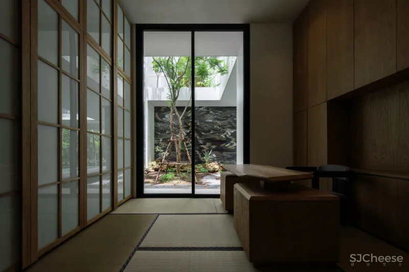 950㎡ 双层别墅,用光影做最美的装饰