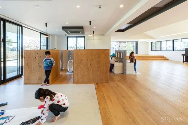 2021年首个火爆朋友圈的日本幼儿园,有钱人家的孩子无法想象的快乐!