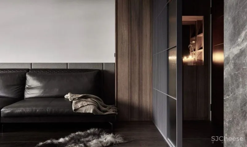 比高级灰更酷的是高级黑