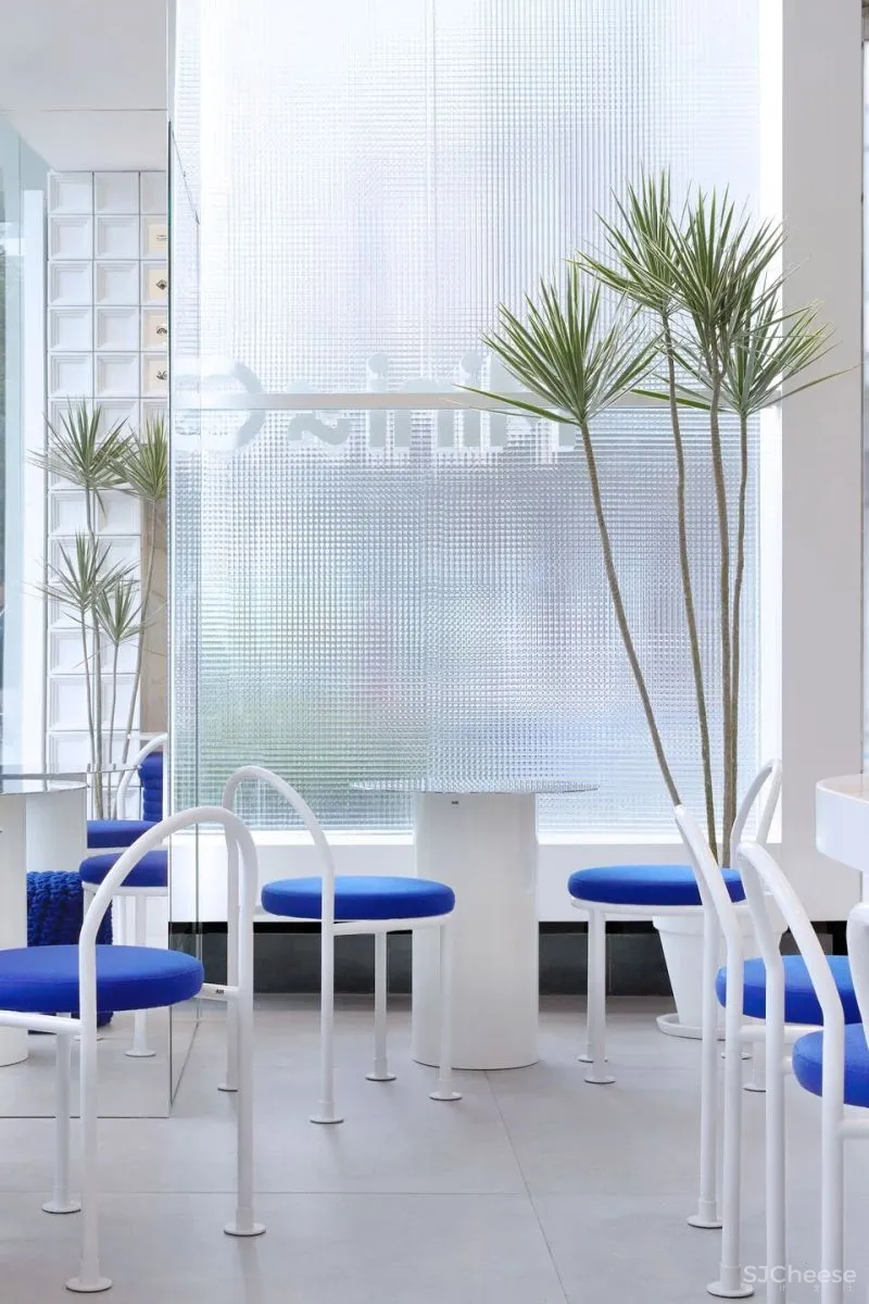 新颖独特的一家迷你茶店