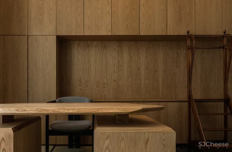 950㎡ 双层别墅,用光影做最美的装饰