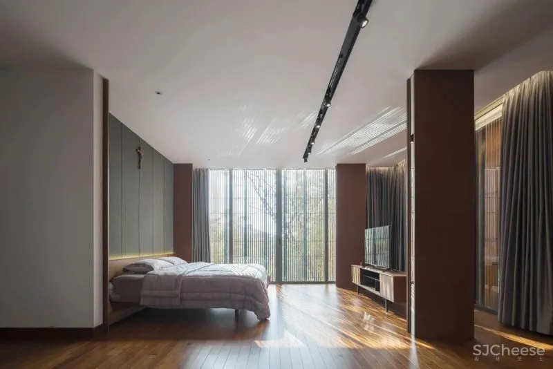 Serene Timber Screen House in Jakarta