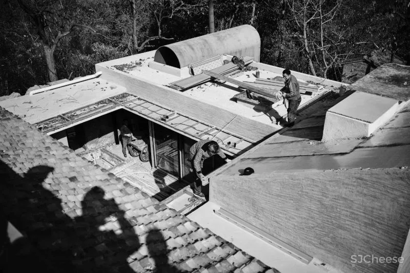 河南夫妻分居20年,改造出极致婚房:住窑洞、泡温泉