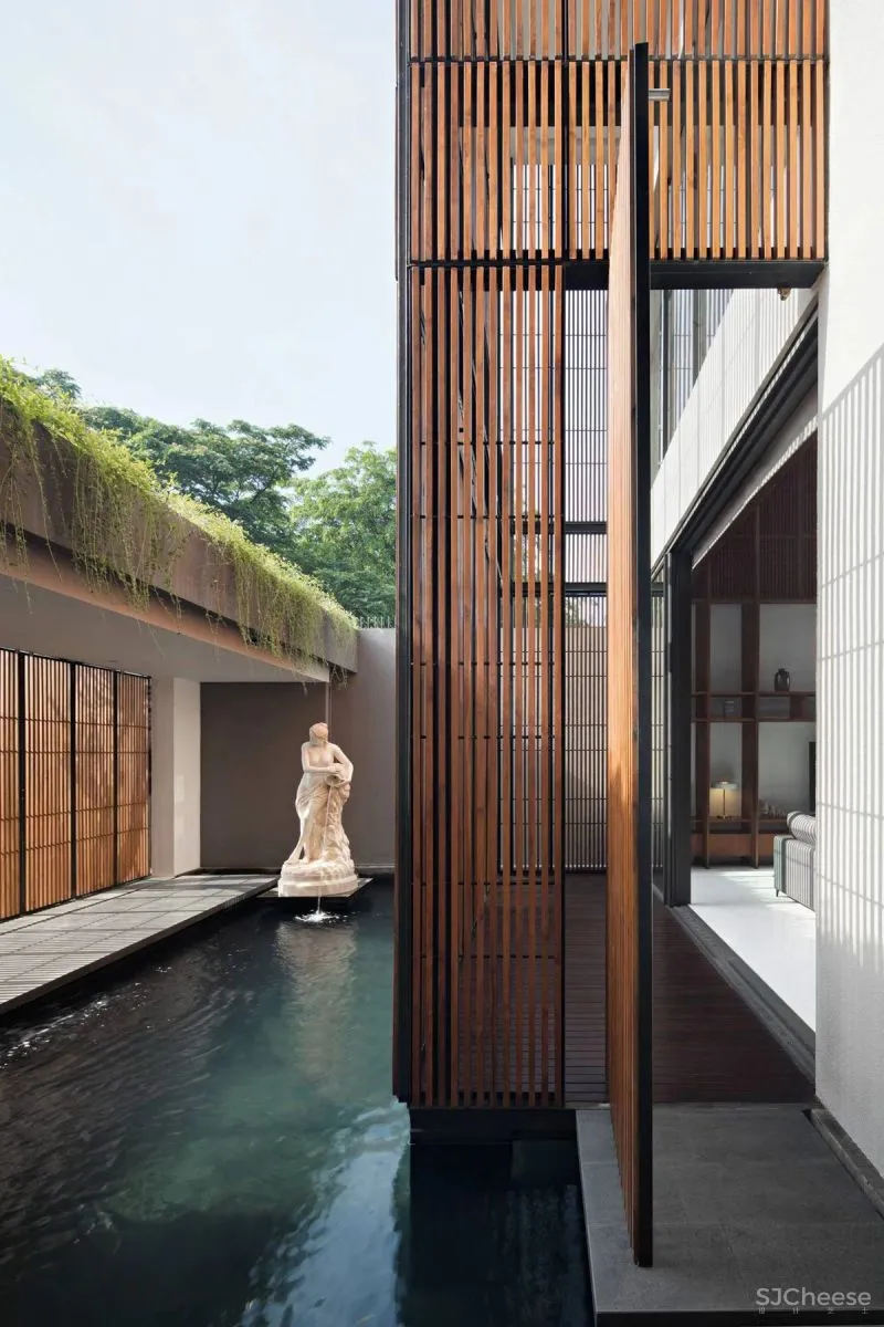 Serene Timber Screen House in Jakarta