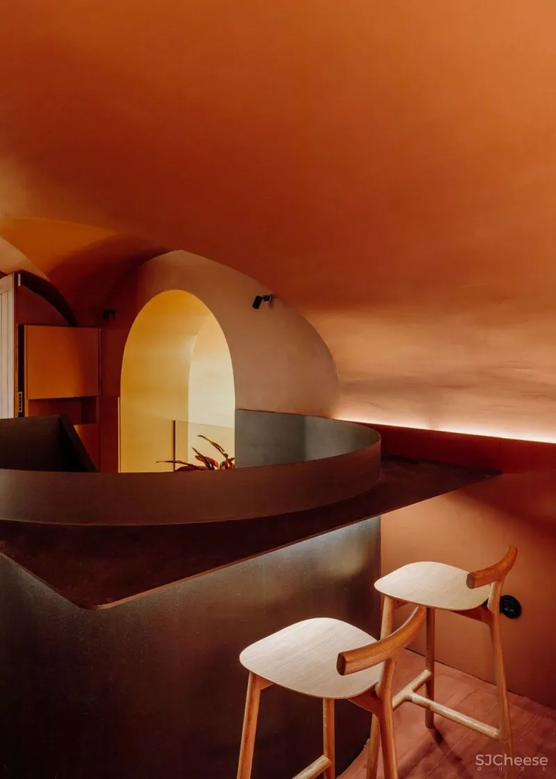 HIGHLIGHTING NATURAL MATERIALS RESTAURANT NÓMADA IN LISBON