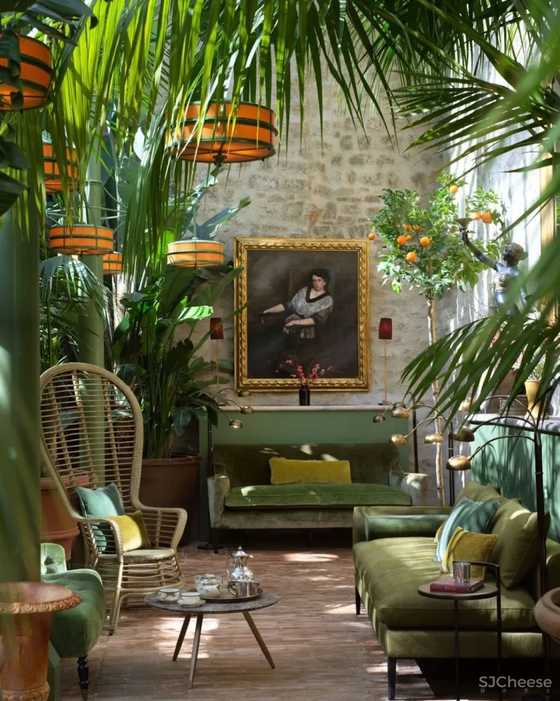 永 恒 的 静 修 一千多年历史的意大利城堡庄园酒店揭幕!