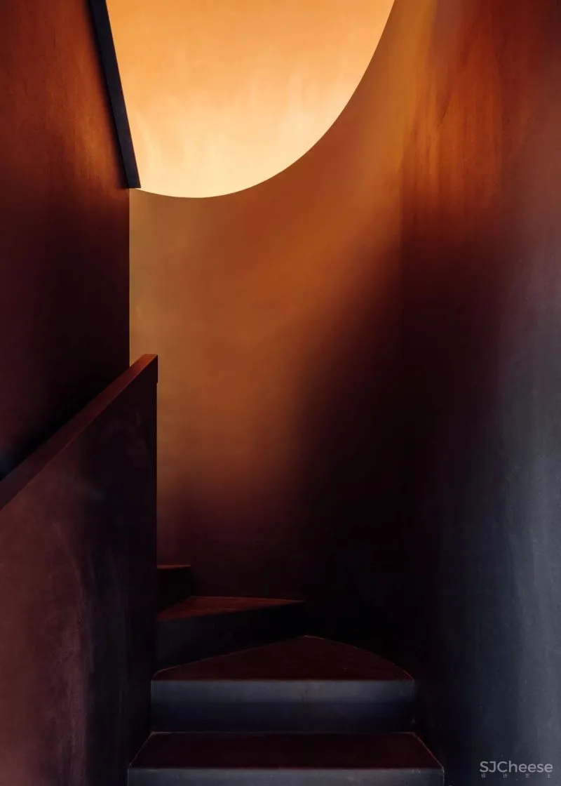 HIGHLIGHTING NATURAL MATERIALS RESTAURANT NÓMADA IN LISBON