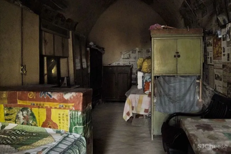 河南夫妻分居20年,改造出极致婚房:住窑洞、泡温泉