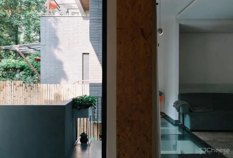 重庆鬼才设计师,教科书级别改造,地窖变身阳光房