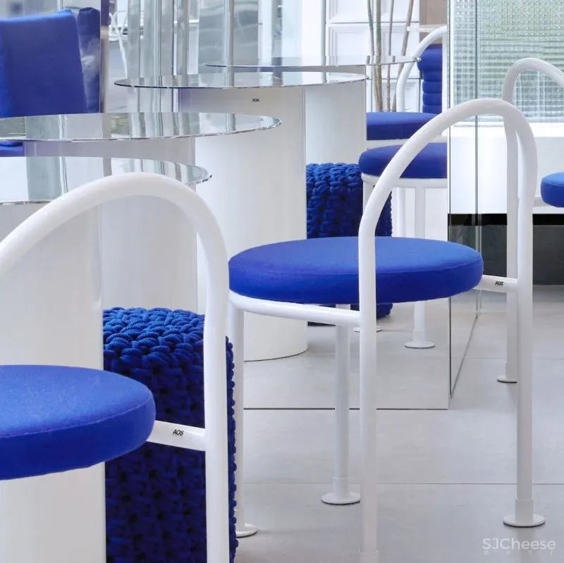 新颖独特的一家迷你茶店