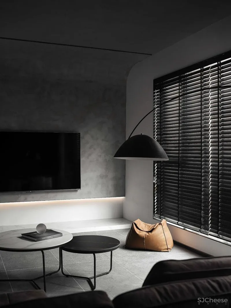 159㎡叠拼,经典黑白灰的至简之美 素图设计