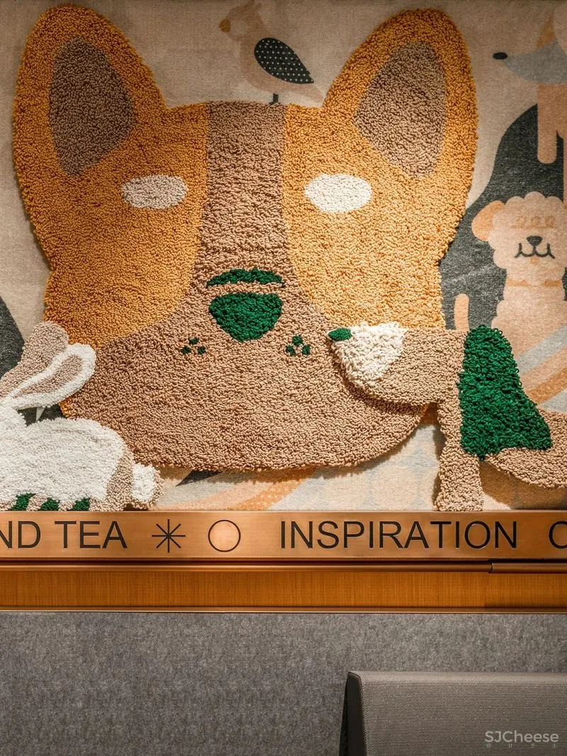 UND 深圳喜茶宠物友好主题店,萌宠社交,趣味十足