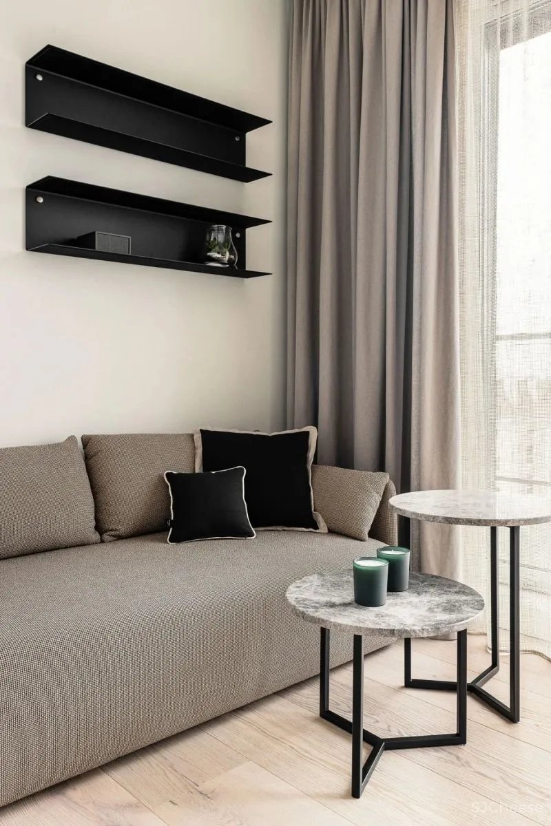 原木色碰撞高级灰,130㎡ 的家简约又有质感