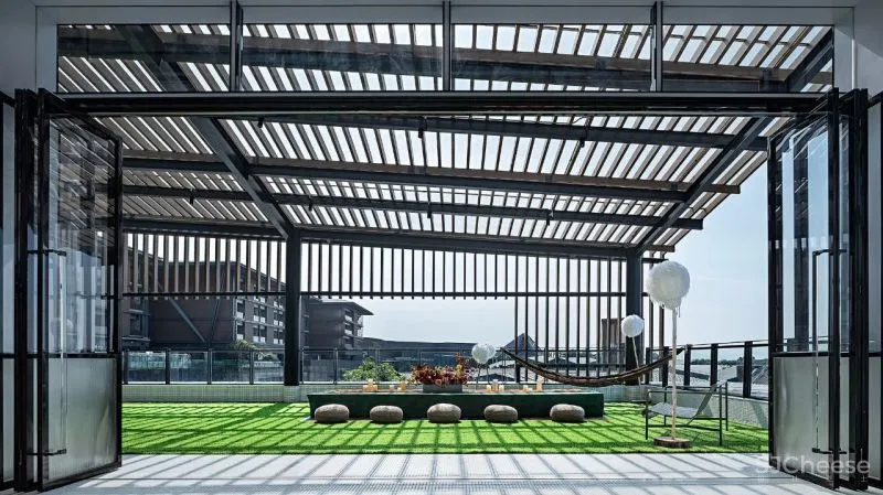 MEIYI 英皇儿童艺术学院 随时序流动的空间画布